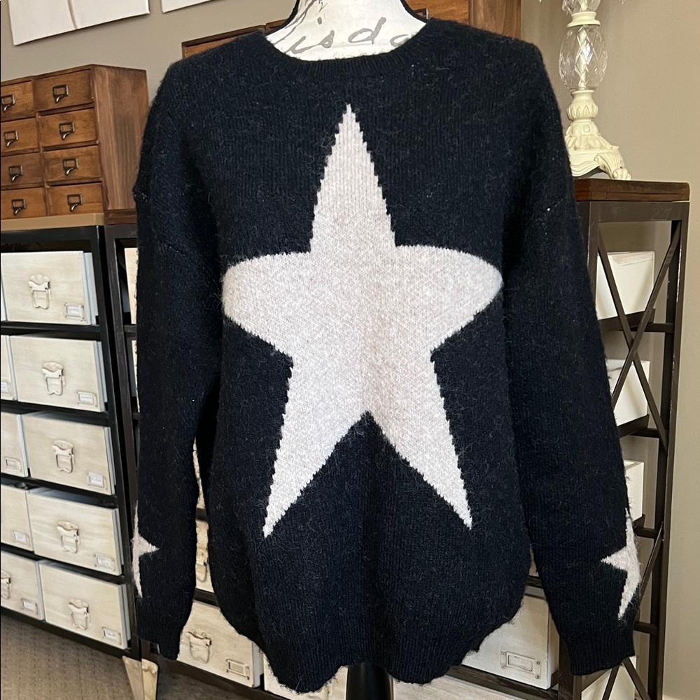 NWT Bluivy Black and Beige Star Sweater - Picture 2 of 12